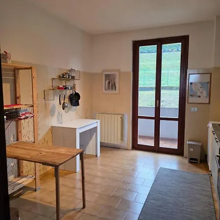 Easy Albese Comfort Apartment